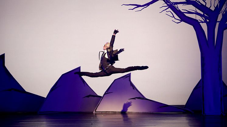 Leipziger Ballett: Szene aus "Märchen, Märchen" - Foto: Oper Leipzig/Ida Zenna