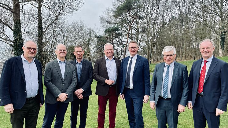 Fra venstre: Boye Tambour (formand for LF-Biogas), Jørn Dalby, Knud Erik Clausen, Lars Hvidtfeldt, Henning Haahr, Jørgen H. Mikkelsen, Michael Stevns.
