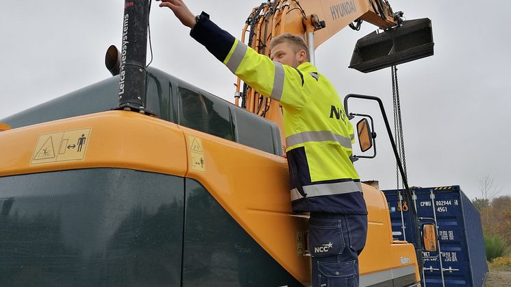 Carl Christian Tegner fra NCC i Hillerød er en af de seneste, som har gennemført uddannelsen som maskinfører ved Byggetek Ulfborg Kjærgaard.
