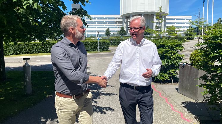 Jesper Larsson, CEO Sigma Connectivity AB with Björn Lundqvist, CEO Sigma Connectivity Group.