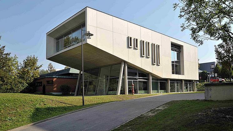 csm_0724_Hoersaalgebaeude_BKR_light_c_medbo_Frank_Huebler_a64ba90912