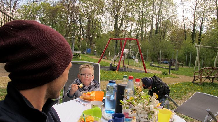 Geschwisterbegleitung im Kinderhospiz Bärenherz: Kinder begeistern sich für Hip-Hop-Projekt & Rage Room