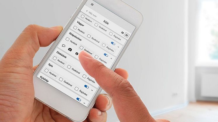 Med Hogia Besiktning noteras besiktningens information på en digital checklista i den mobila enheten