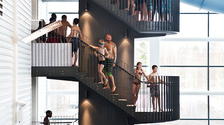 Köbildning till vattenrutschbanan i Tyresö Aquarena