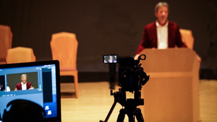 Sendung von goetheanum.tv mit Ueli Hurter (Symbolbild; Foto: Xue Li)