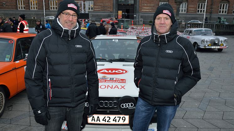 Toni Hansen og Per Brodersen foran deres Audi 80 før starten på Rallye Monte-Carlo 2015 fra Rådhuspladsen i København