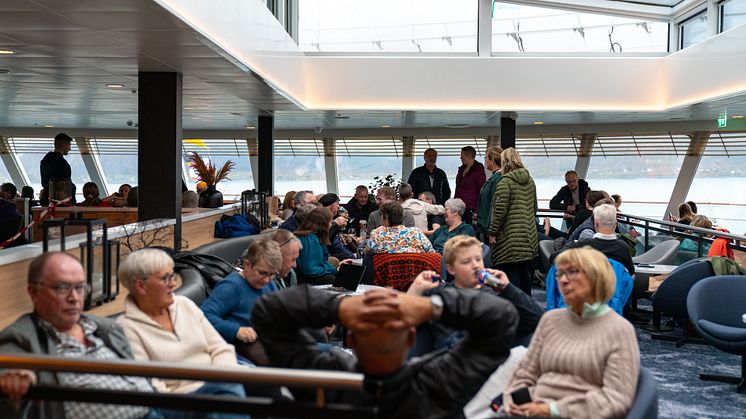 Passasjerer på Eidsfjorden-seilas