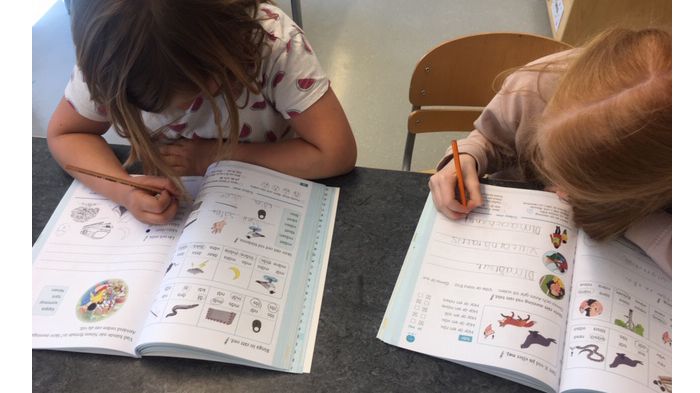 Tusentals elever börjar nu jobba i Ord & Äventyr – ny serie i svenska för lågstadiet