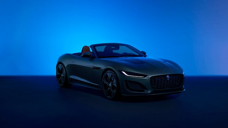 001_Jag_F-TYPE_24MY_Convertible_Exterior_Front_3Qr_024_PR_111022
