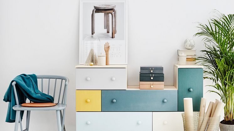 Ommålad IKEA-byrå av Anza