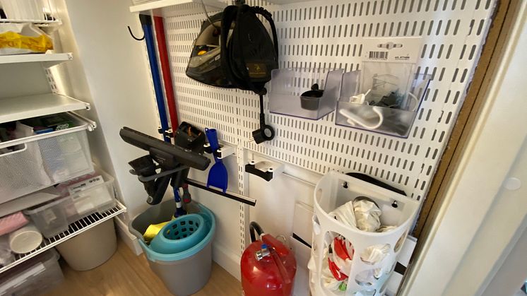 Elfa_Hobby_Home_office_Interior_Click_in_system_Classic_2020_04_01.jpg