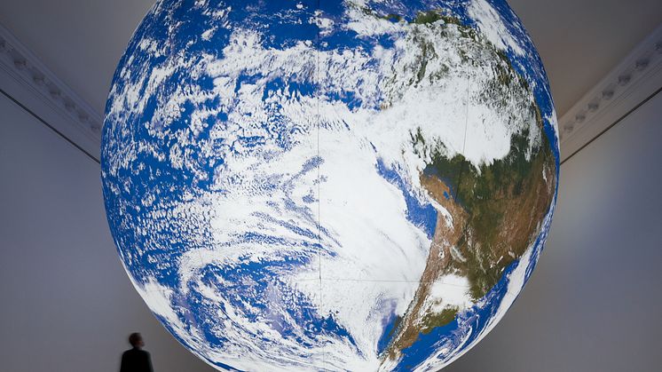 Luke Jerram, Gaia, 2018