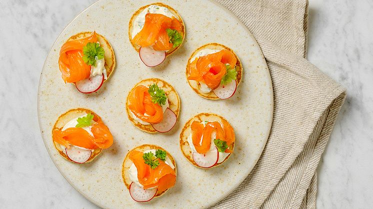 Blinis med røkt laks