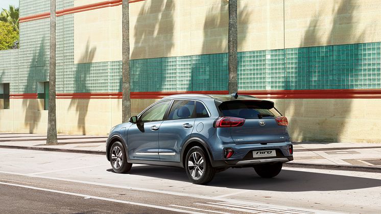 kia_niro_phev_my20_rhd_3_4_rear_static_15188_89247
