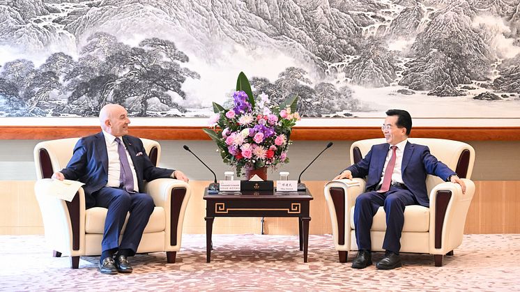 Emanuele Grimaldi (Grimaldi Group) and Miao Jianmin (China Merchants Group)