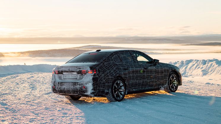 Helt nye BMW i5 Sedan på kamuflerte tester