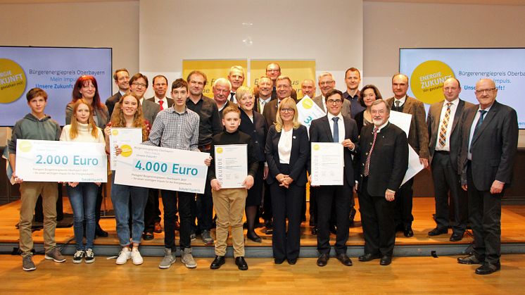 Drei Impuls-Initiativen für die Energiezukunft und ein Sonderprojekt sind am Donnerstagabend in München mit dem Bürgerenergiepreis Oberbayern 2017 ausgezeichnet worden.