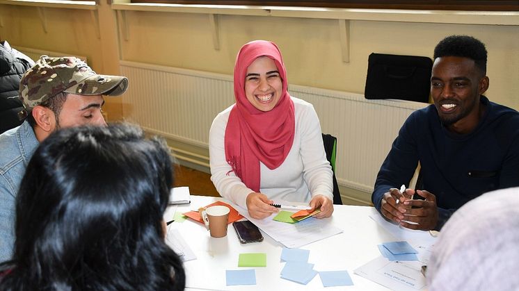 Nätverk och kunskap om sociala koder är viktiga verktyg för kursdeltagarna i Start-up Fast Track. Foto: Parasto Javanshir 