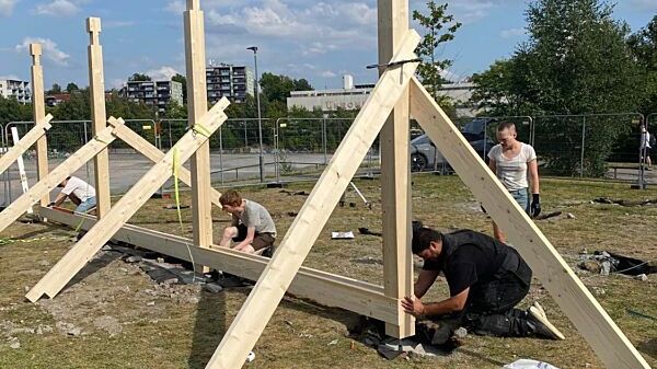 Fra bygging av Selvbyggeren like ved Løren skole