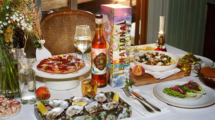 Grönstedts Le National 2019 på sommarbord med grillad sallad med halloumi och Tarte Tatin.