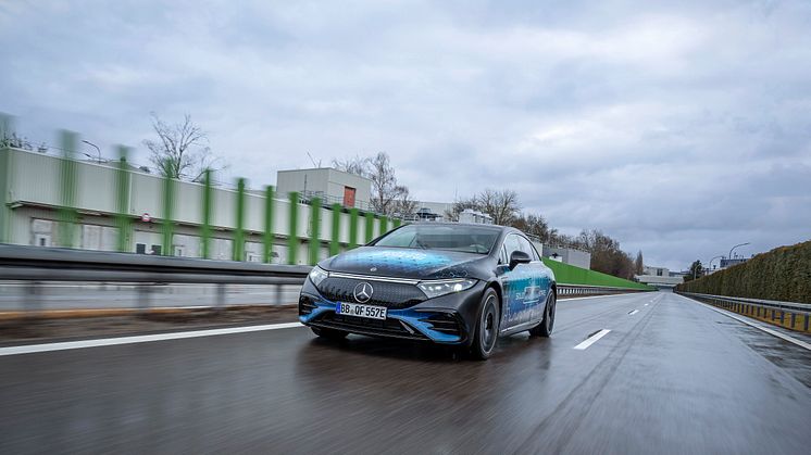 Ingeniører fra Mercedes-Benz personbiler og Formel 1 samarbejder om nyt faststofbatteri