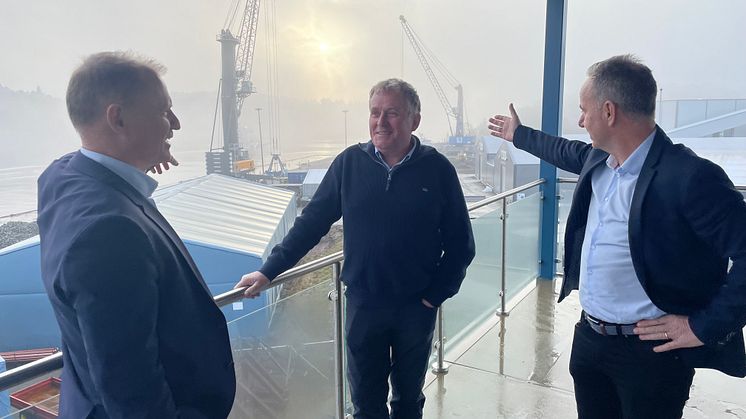 Fra venstre: Lars Christian Bacher fra Morrow, Bent Thomasen fra Rhenus og Rune Hvass fra Arendal Havn