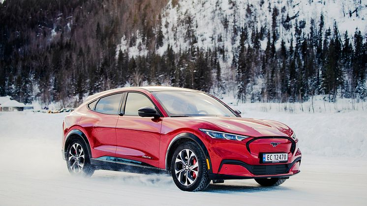 Ford Mustang Mach-E, vinterbilder, Norge, 2021