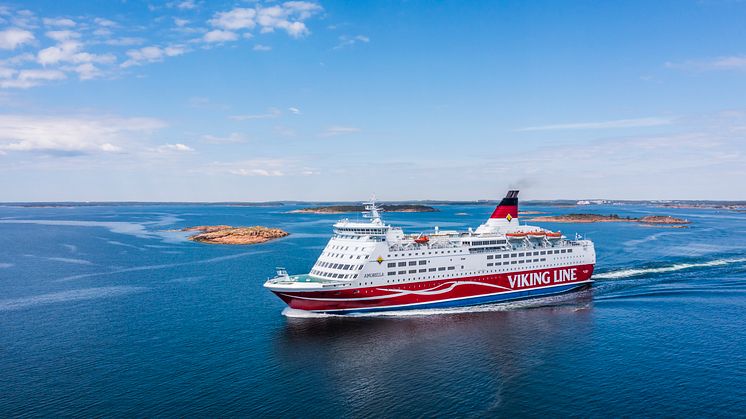 Besättningen på Viking Lines fartyg Amorella tilldelas idag priset Sea Sunday. Foto: Flygfoto.ax