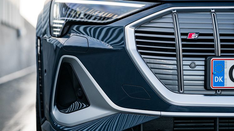 Audi e-tron S Sportback (Plasmablå)