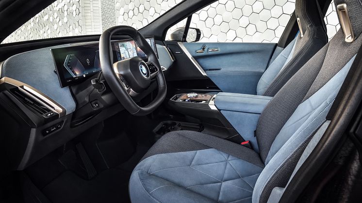BMW iX