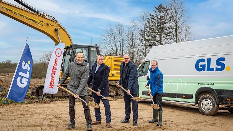 Første spadestik til Distributionscenter Ringsted