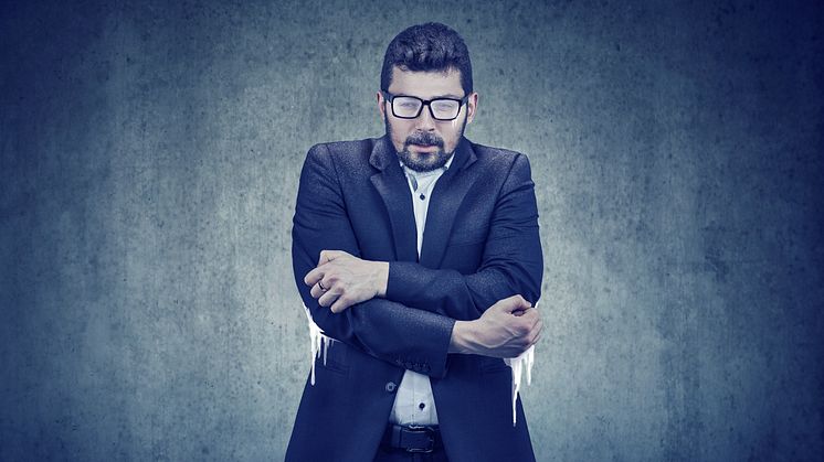  Simployers HMS-rådgiver Anne Sandtorp forklarer hvor kaldt det er forsvarlig å ha det på jobb. Foto : Dreamstime