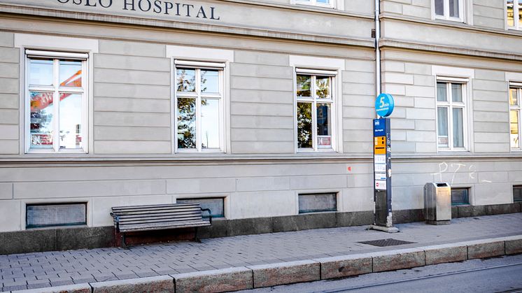 Oslo_hospital_holdeplass_trikk__SPV_04962
