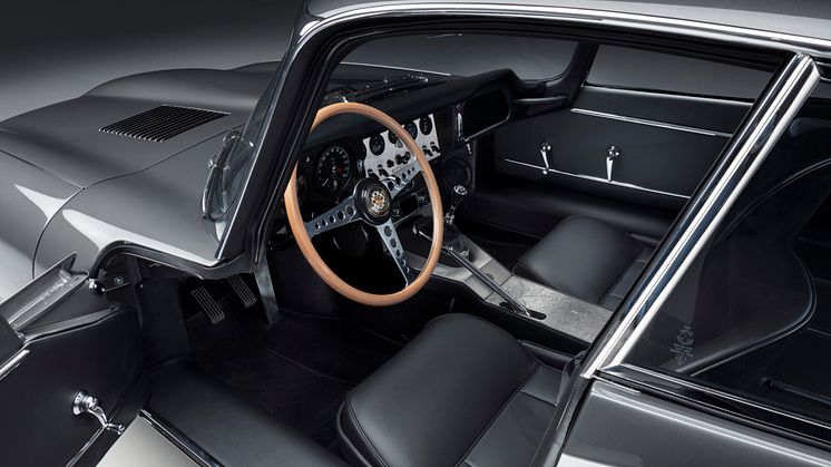 11 E-TYPE FHC interior 01