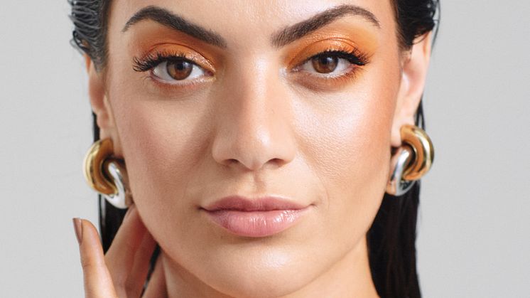 BeautyAct presenterar årets Summer Act   - en färgsprakande limiterad sommarkollektion med Katia Mosally som frontfigur 