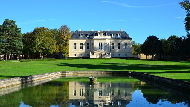 ​Jubileet fortsätter med Château La Louvière Blanc 2010 - exklusivt, förföriskt och fylligt vin från Pessac-Léognan