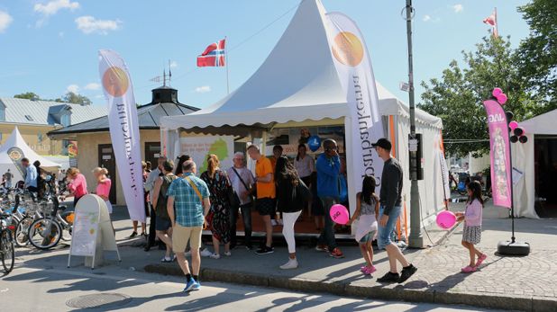 Sparbankernas tält i Almedalen
