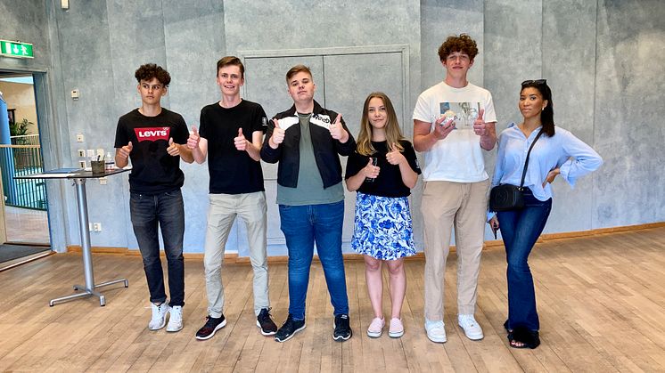 Från höger, Kevin Hesselgren, Viktor Bengtsson Tilander, Simon Wessman, Alva Sjöqvist, Hjalmar Ljuca Forsman, Amelia Karlsson