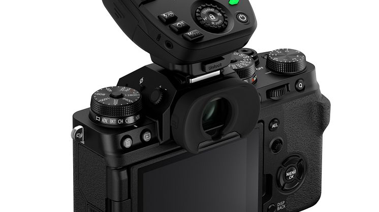 EF-W1_back_xt4.jpg