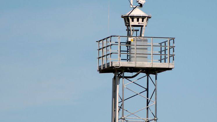 Take Off - Camera Tower vertical