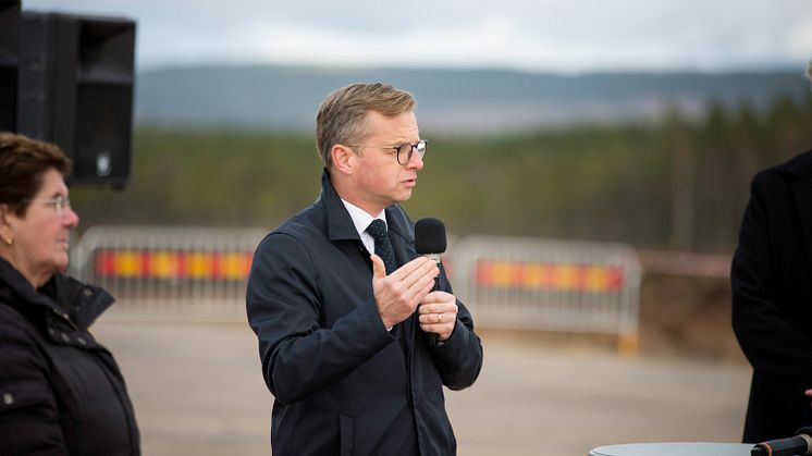 Första spadtaget vid Scandinavian Mountains Airport AB