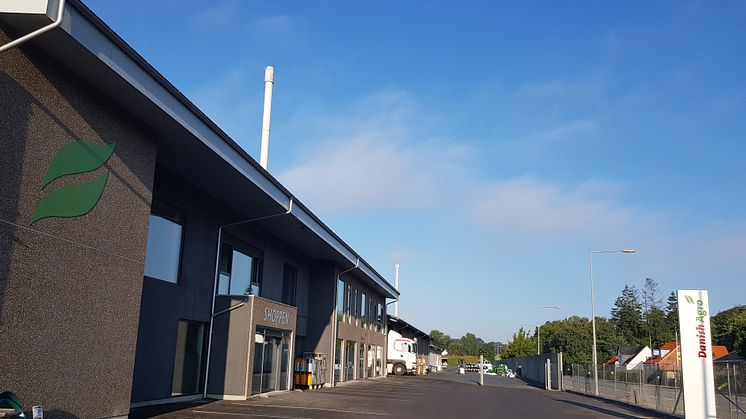 Et nybyggeri og udvidelse af Danish Agro Shoppens faciliteter er netop færdiggjort. Udvidelsen kommer meget belejligt i forhold til at være endnu mere klar til at håndtere de mange varer, der bestilles i webshoppen.