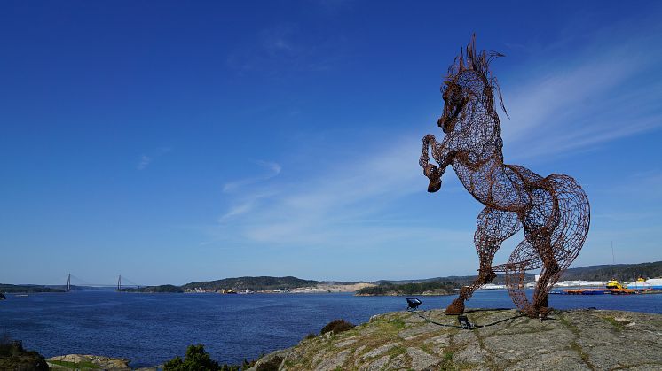 Tack vare insamlingen till Syrian Horse kan skulpturen nu köpas in av Uddevalla kommun. 