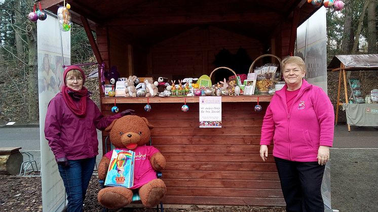 Bunter Ostermarkt im Kees’schen Park: Bärenherz war auch dabei