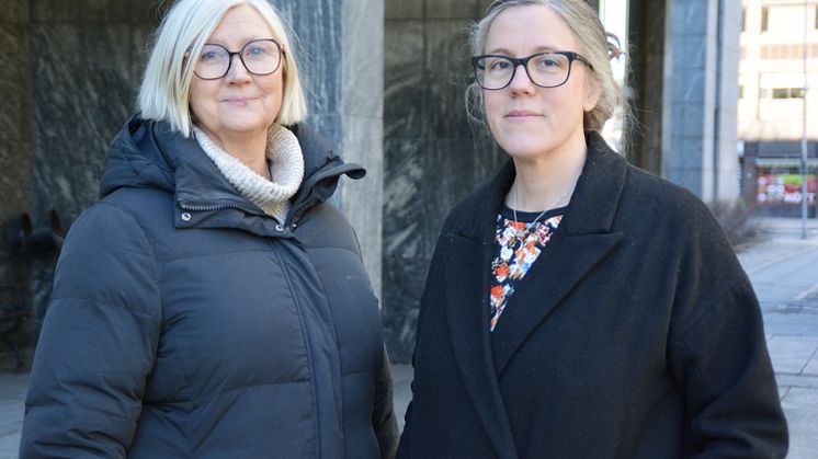 Eva Widergren och Anna Jägvald ute