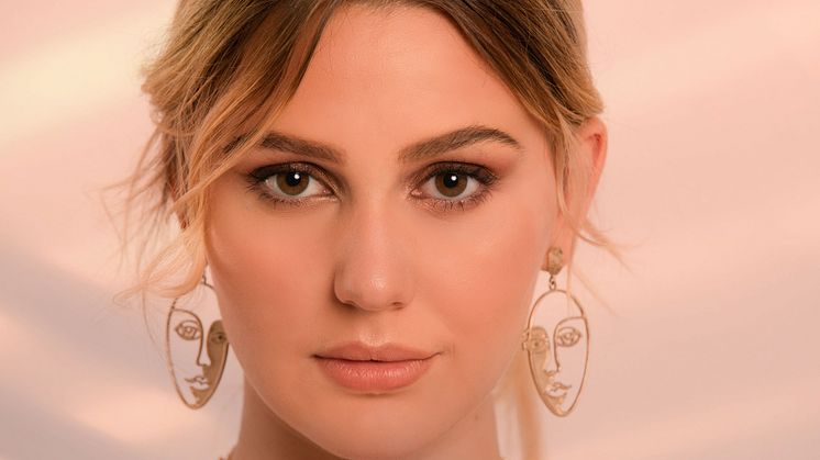 JULIA VIKTORIA (pressbild)