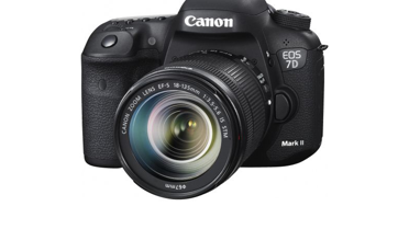 Canon markedsledende på utskiftbare objektiver i det digitale kameramarkedet, for tolvte år på rad