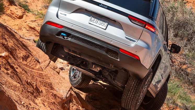 8_All-new 2022 Jeep� Grand Cherokee Trailhawk 4xe