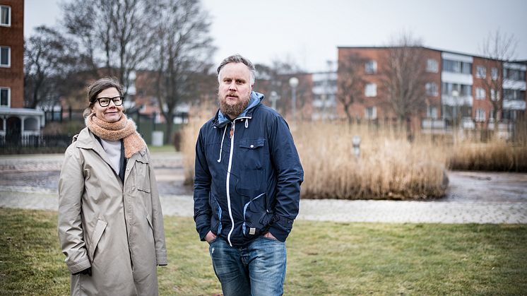 Konstnärerna Anna Högberg och Johan Tirén har på uppdrag av Statens konstråd och i samarbete med boende, ABK och Kristianstads konsthall tagit fram konstverket Förhandlingen på Gamlegården