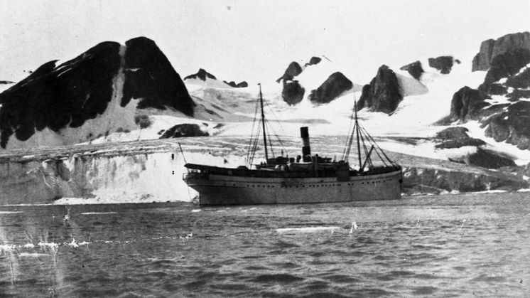 HRX DS Andenaes Svalbard.JPG